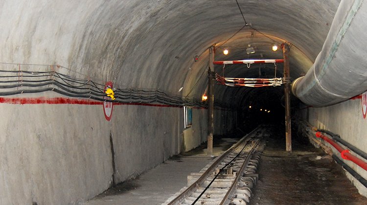 山西省太原市万柏林区西矿街335号