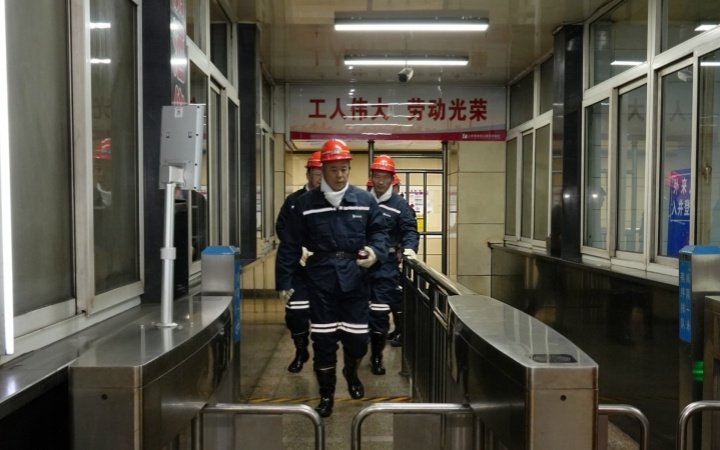 白云鹏深入井下29308掘进工作面
